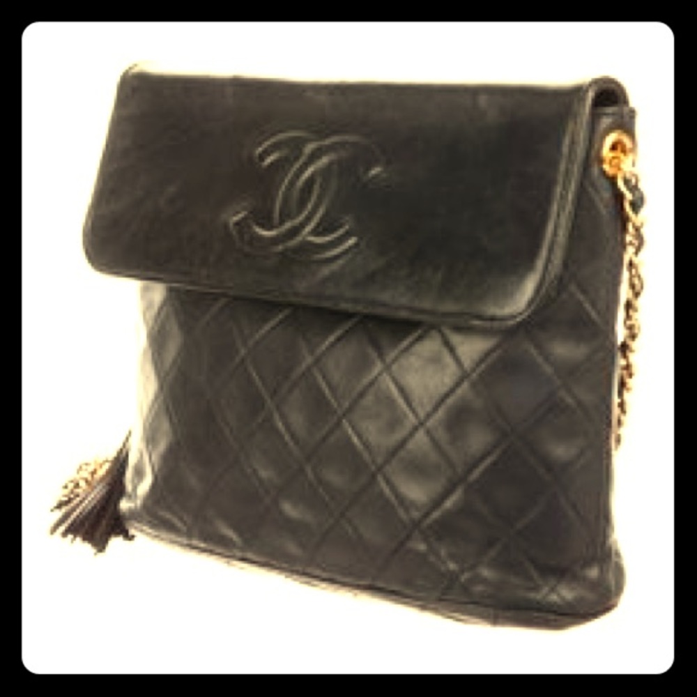 Chanel - vintage quilted camera bag